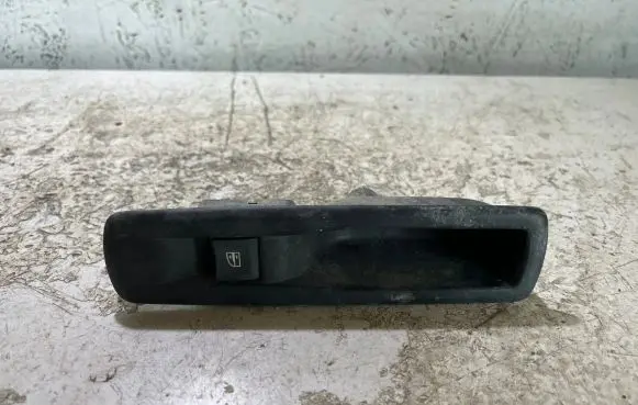 Renault Megane II Electric window control switch 829500004R