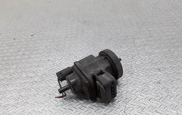 Mercedes-Benz E W210 Turbo solenoid valve A0005450427