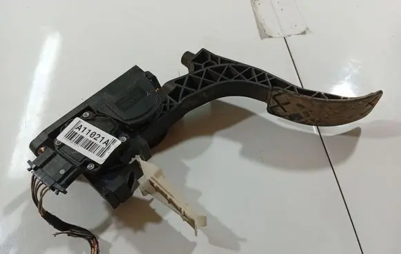 Volkswagen Bora Accelerator throttle pedal 0281002342