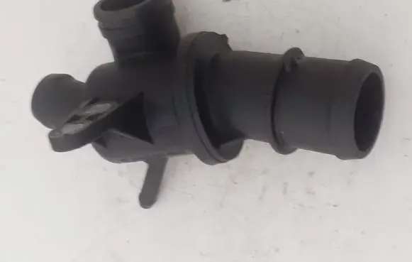 Mercedes-Benz A W169 Thermostat housing A6402000515