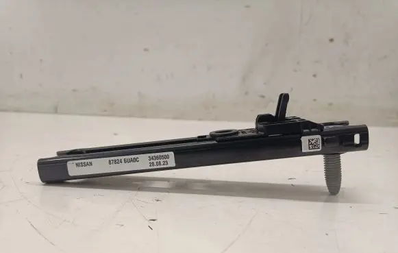 Nissan Qashqai J12 Seat belt adjustment rail 878246UA0C