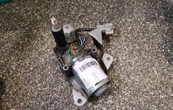 Renault Kangoo I Rear window wiper motor