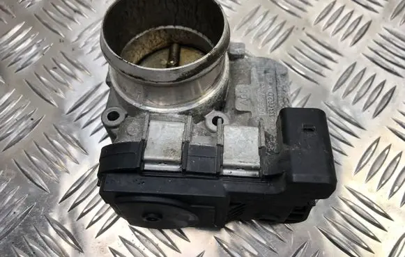 Volkswagen Golf V Throttle valve 03C133062D