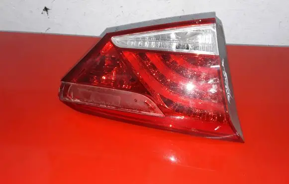 Hyundai i40 Tailgate rear/tail lights 924033Z0