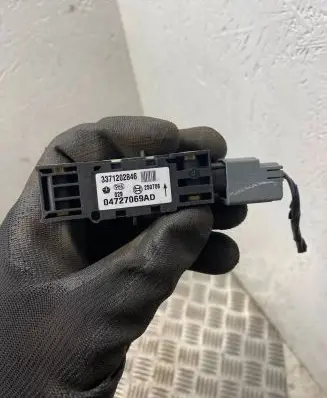 Chrysler Voyager Airbag deployment crash/impact sensor 04727069AD 3371202846 250706A