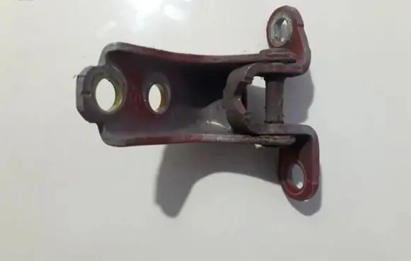 Honda CR-V Front door upper hinge