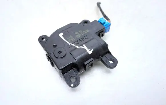 Hyundai i40 Air flap motor/actuator H400730881