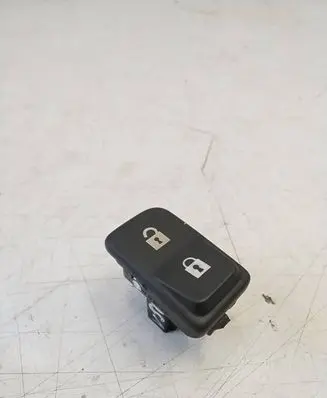 Volvo V50 Central locking switch button 30773333 03451510 30773334