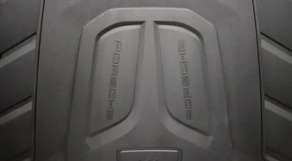Porsche Cayenne (9Y0 9Y3) Engine cover (trim)