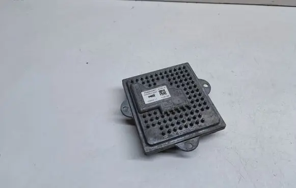Jeep Grand Cherokee Headlight ballast module Xenon L90035854 L90020945