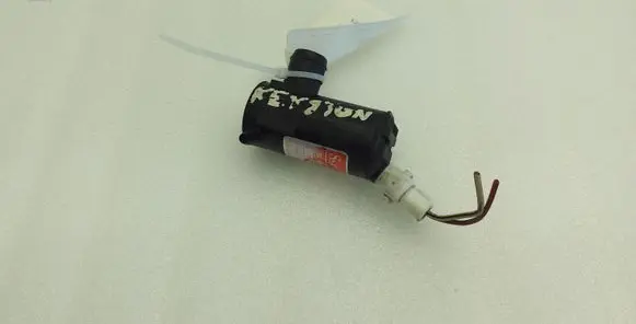 SsangYong Rexton Windscreen/windshield washer pump 8632005000