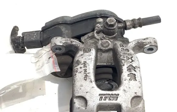 Opel Mokka B Rear brake caliper 9842295180