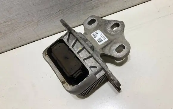 BMW X1 F48 F49 Engine mount bracket 6853445