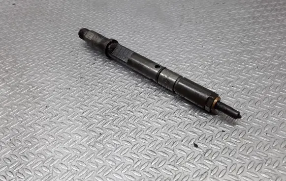 Audi A6 S6 C5 4B Fuel injector 059130201B 0432133818