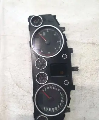 Volkswagen Touareg I Speedometer (instrument cluster) 0263654516 7372000569 7L6920870L