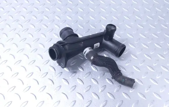 Land Rover Defender Engine coolant pipe/hose K6D38A512AA LR105595 LR125485