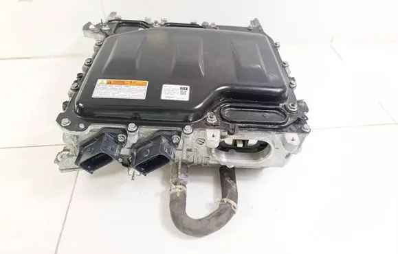 Toyota bZ4X Voltage converter inverter G973042171