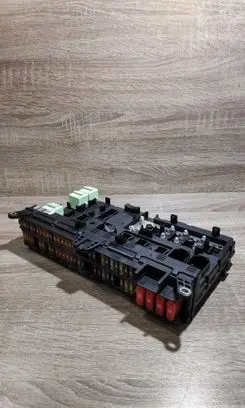 BMW 7 E65 E66 Fuse module 6947684