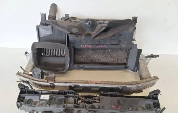 Renault Captur Radiator support slam panel 625003869R 1132217X