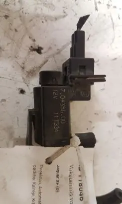 Jaguar XF Vacuum valve 70435600
