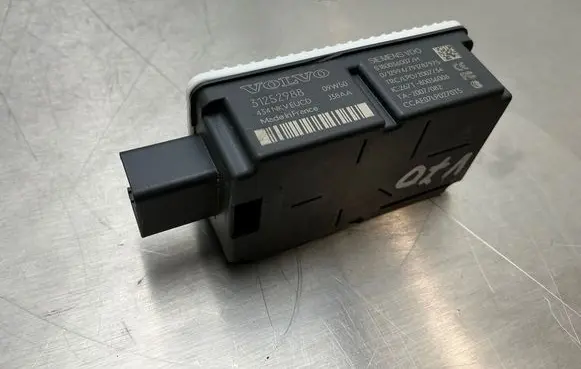 Volvo V70 Door central lock control unit/module 31252988 S180036007H 1998294