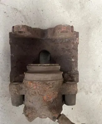 BMW X3 E83 Front brake caliper Bmw5725