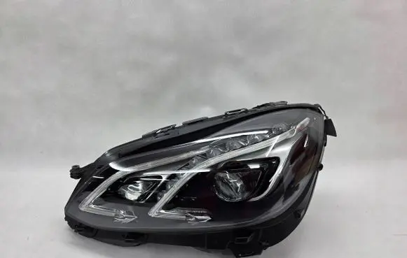Mercedes-Benz E W212 Headlight/headlamp A2128209759
