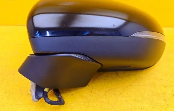 Mercedes-Benz A W177 Front door electric wing mirror