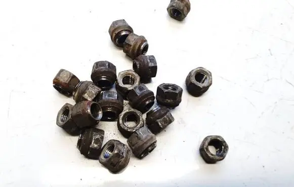 Volvo V50 Nuts/bolts 