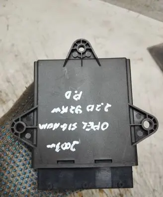 Opel Signum Door control unit/module 13111457 360572197 5WK46002