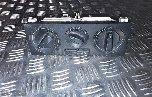 Volkswagen PASSAT B5 Climate control unit