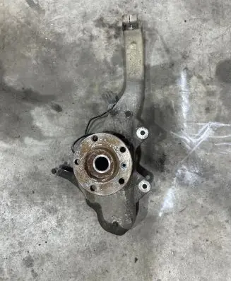 BMW X5 F15 Front wheel hub 6773783