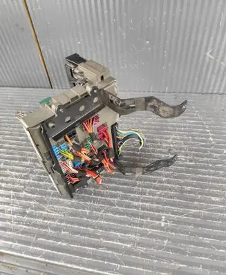 BMW 3 E92 E93 Fuse module 9119444 9177985