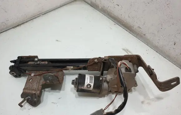 Chrysler Town u0026 Country V Tailgate/trunk/boot lift motor 04894596AA