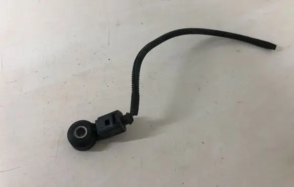 Volkswagen New Beetle Detonation knock sensor 030905377C