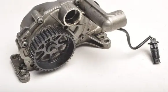 Volvo XC60 Oil pump 32137248
