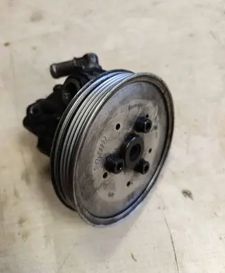 Audi A4 S4 B7 8E 8H Power steering pump