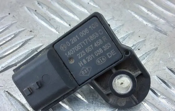 Mercedes-Benz A W176 Air pressure sensor 0281006108 223657458R