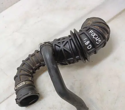 Ford Focus Air intake hose/pipe 1M519R504AB P108A