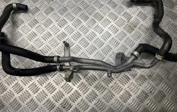 Mercedes-Benz X-class W470 Coolant pipe/hose 