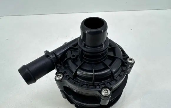 Volvo XC40 Electric auxiliary coolant/water pump 32222737