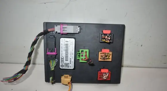 Audi A4 S4 B8 8K BSM Control unit 8K0907063DF