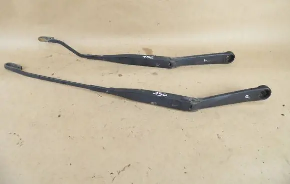 Alfa Romeo 156 Front wiper blade arm