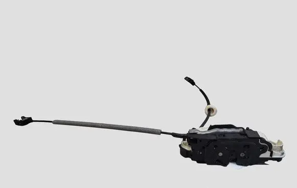 Volkswagen Golf VI Front door lock 5K1837015B
