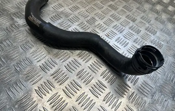 Mercedes-Benz CLS W257 Engine coolant pipe/hose A2135012202 185666874