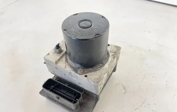 Volkswagen Polo IV 9N3 ABS Pump 6Q0907379AS
