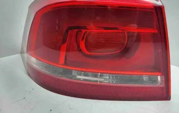 Volkswagen PASSAT B6 Rear/tail lights 3AE945095F