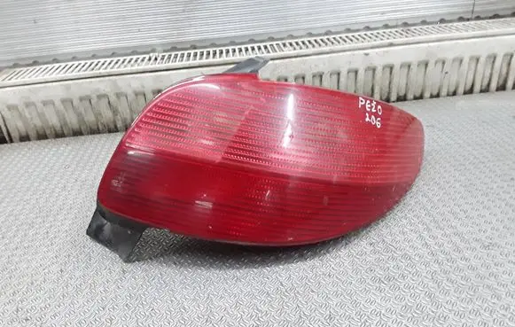 Peugeot 206 Rear/tail lights 2531