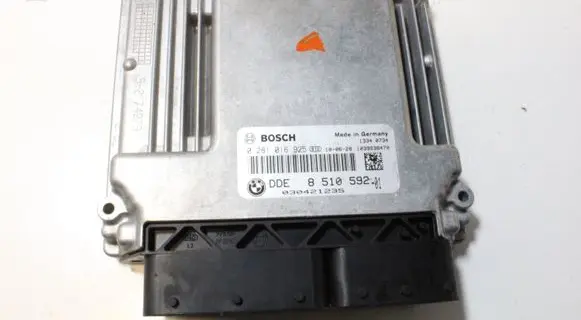 BMW 1 E81 E87 Engine control unit/module 0281016925 8510592