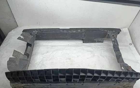 Skoda Yeti (5L) Radiator support slam panel 5L0805591 5L0807093